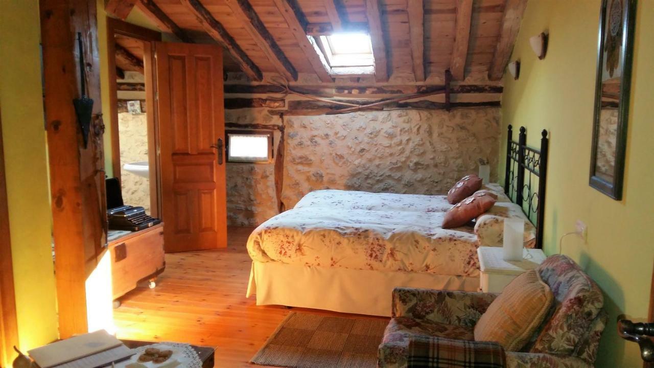 Bed and Breakfast Casa Rural Calle Real Torremocha de Ayllón Exterior foto